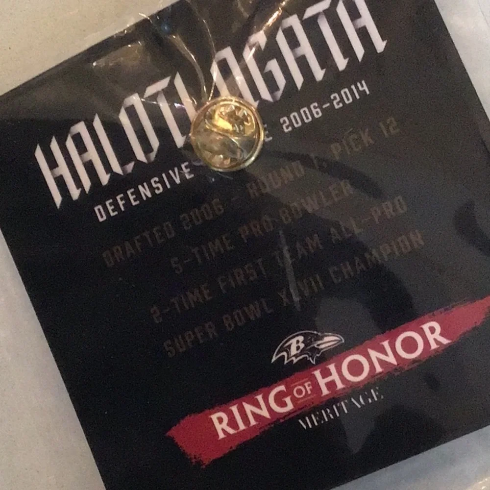 Baltimore ravens NFL HALOTI NGATA memorabilia 92 Commemorative Pin